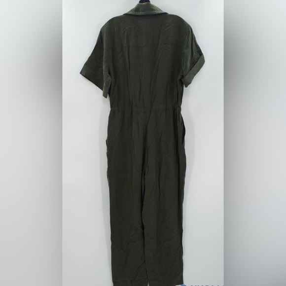 Woman’s Banana Republic Olive Jumpsuit with Tags Large - Picture 2 of 5